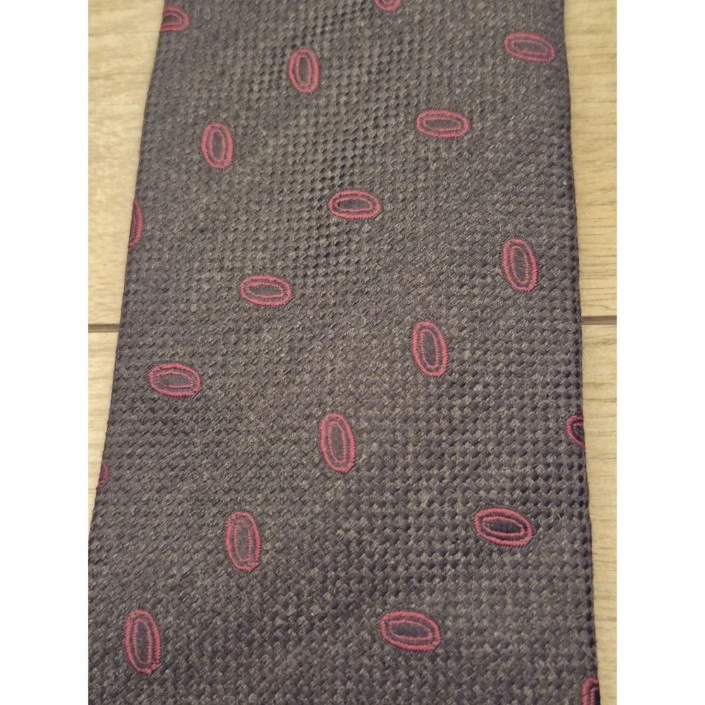 Lorenzini Hand Made in Italy Silk Blend Red Geometric Oval Pattern Necktie Black